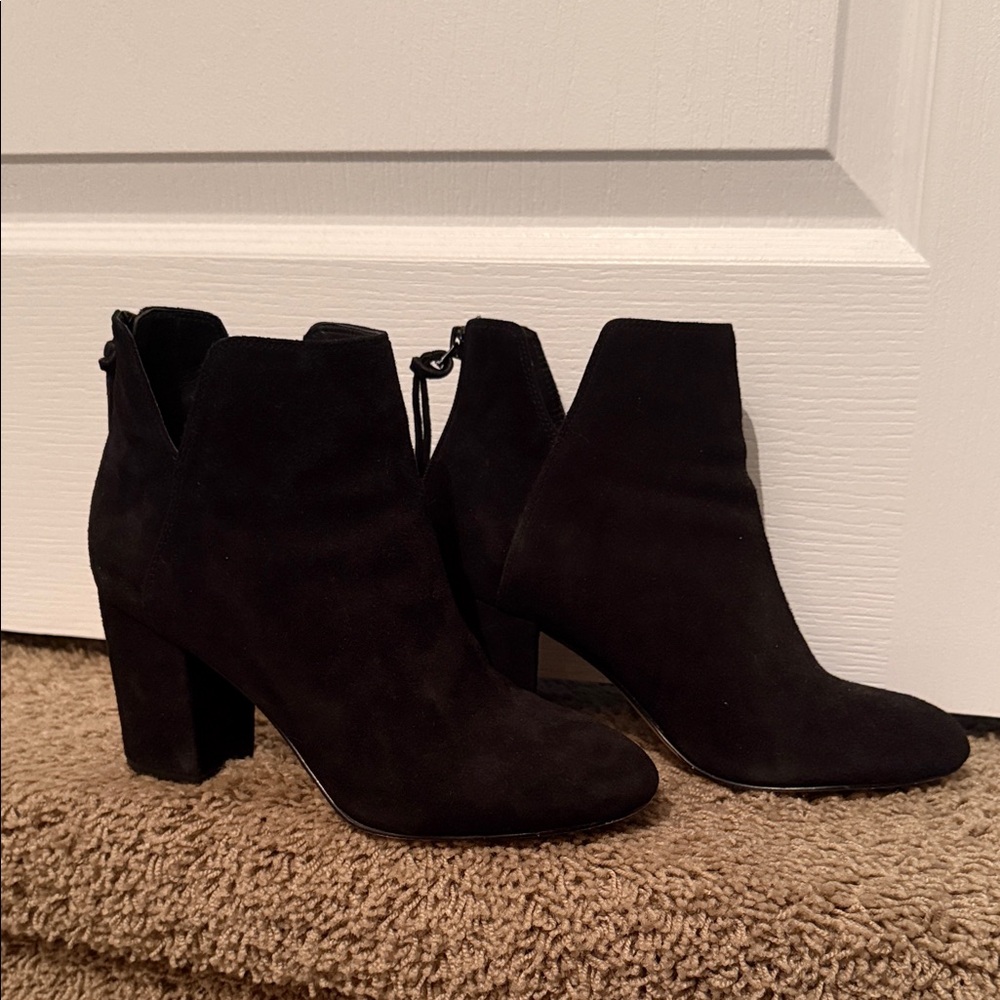 Elegant Black Suede Ankle Boots